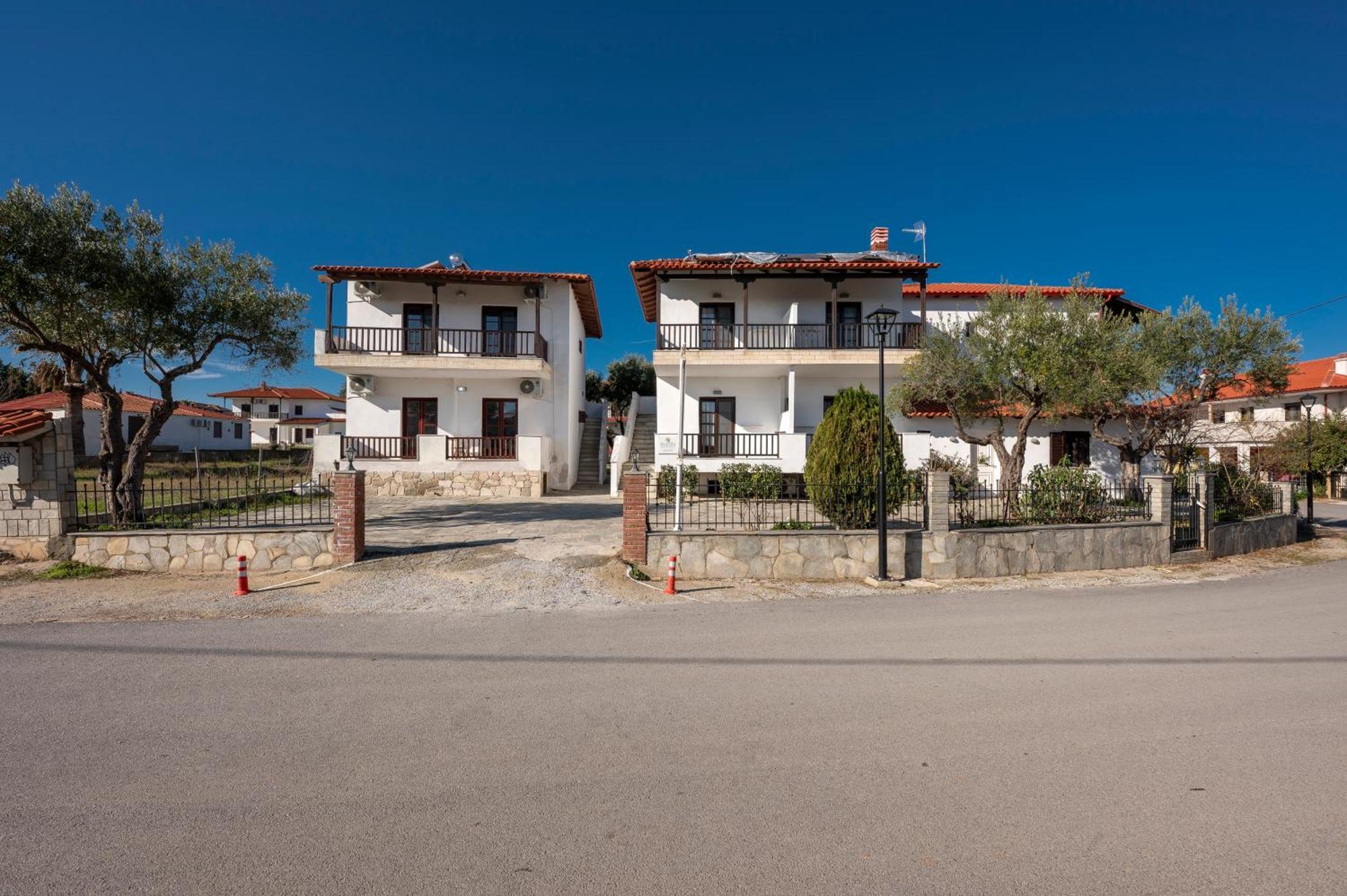 Eleon & Apartment Afytos
