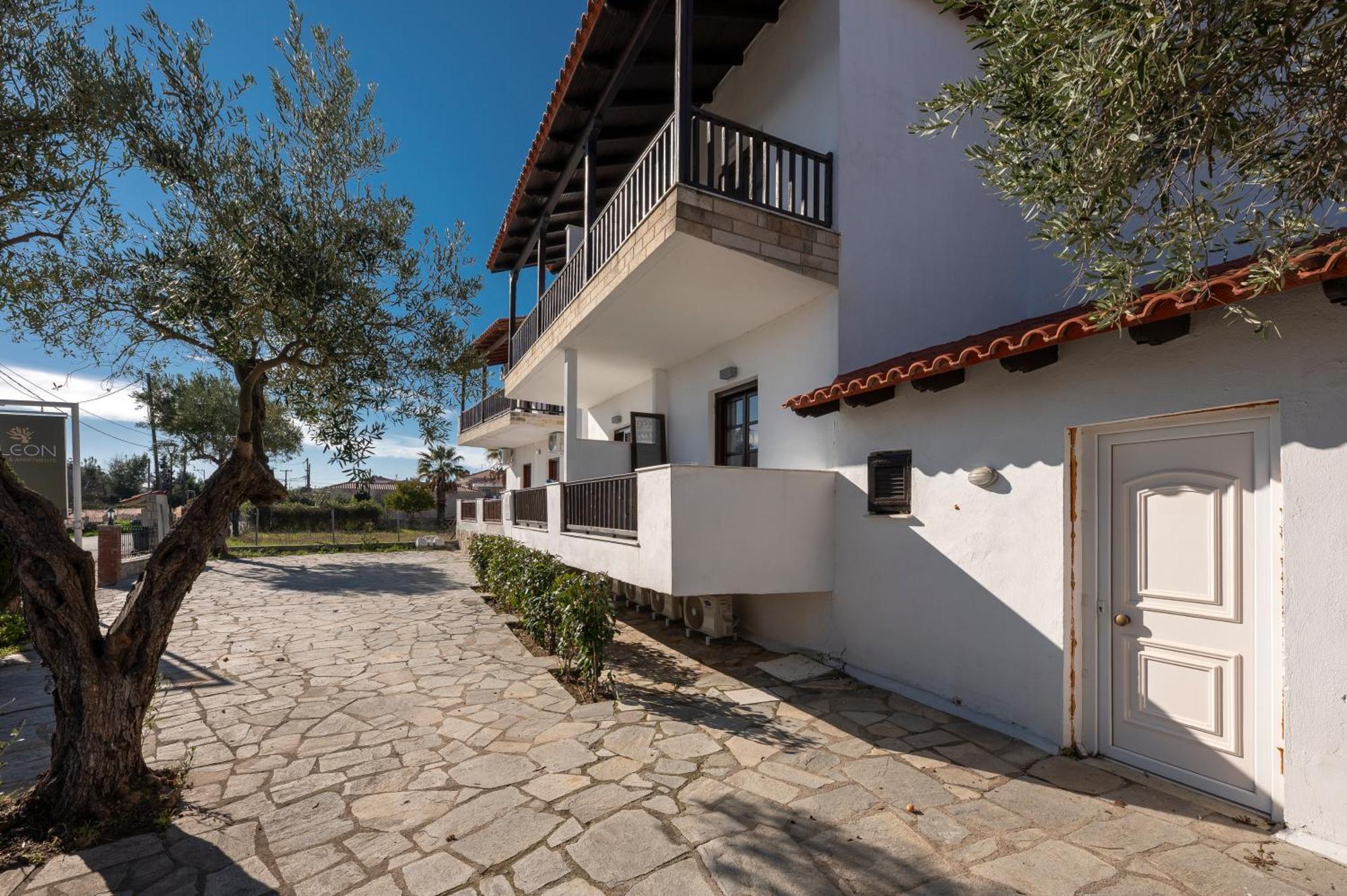 Eleon & Apartment