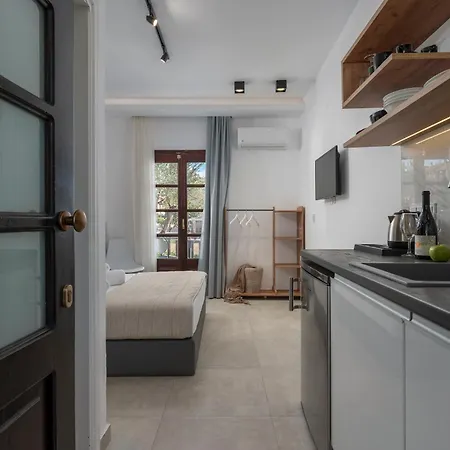 Eleon Suites & Apartments Afytos Exterior photo